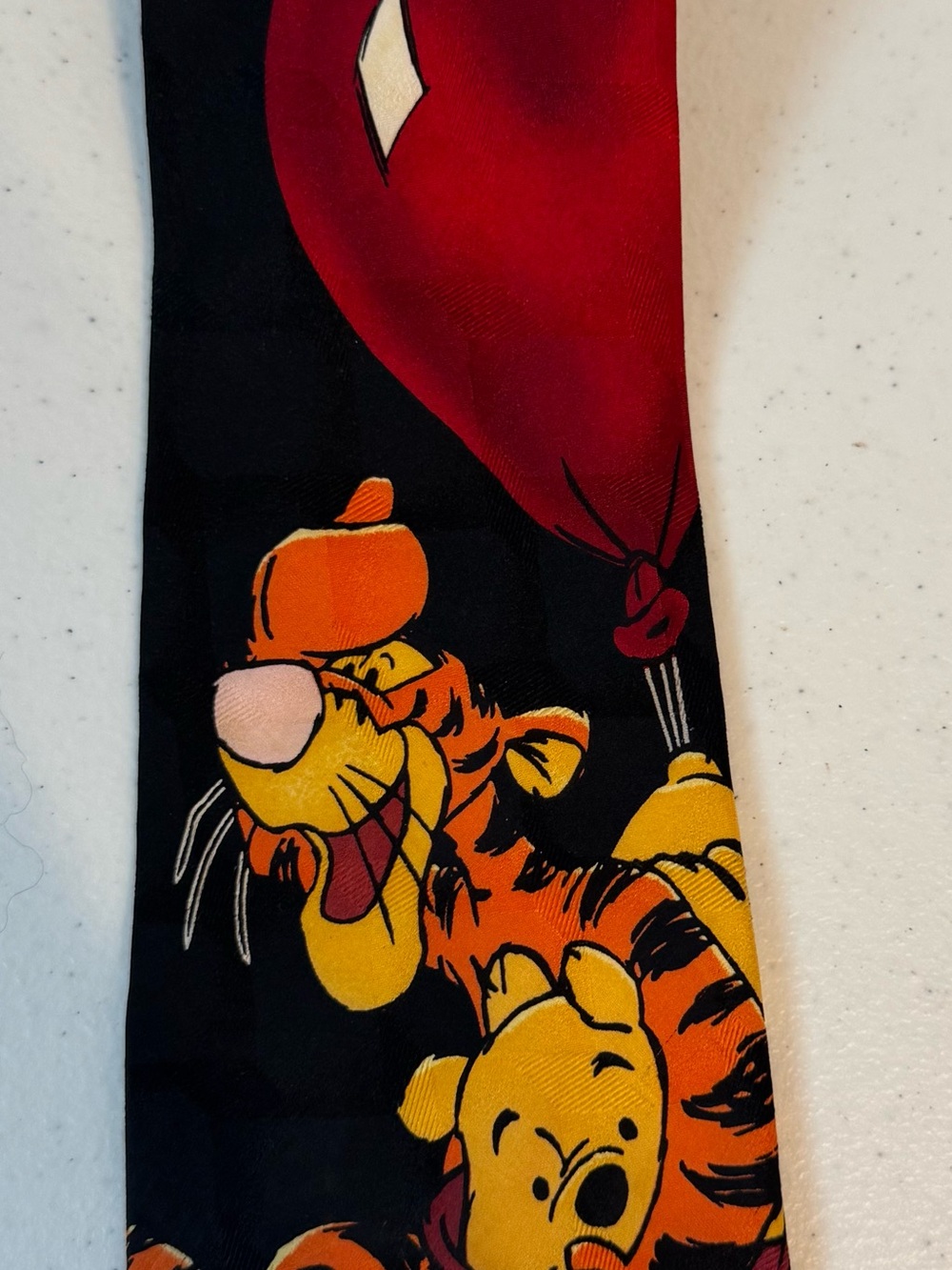 Vintage Disney Winnie the Pooh Tigger Hearts Men’s Silk Necktie Valentine